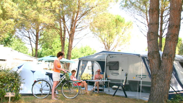 Emplacement tente camping Roquebrune sur argens